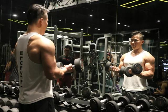 季卡健身房多少钱_健身卡季卡_健身季卡