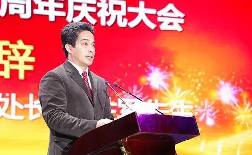 举重冠军何灼强_举重冠军何灼强的老婆_举重冠军何灼强老婆照片