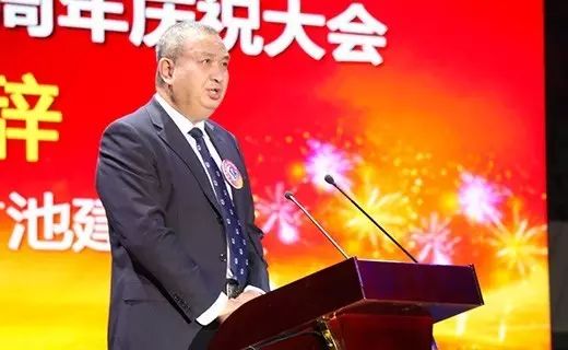 举重冠军何灼强的老婆_举重冠军何灼强_举重冠军何灼强老婆照片