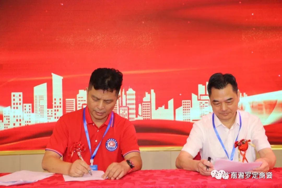 举重冠军何灼强的故事_举重冠军何灼强简历_举重冠军何灼强