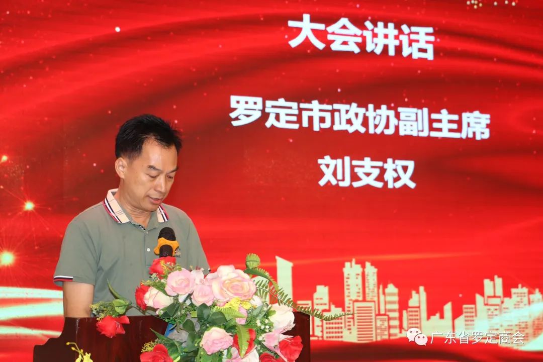 举重冠军何灼强的故事_举重冠军何灼强简历_举重冠军何灼强