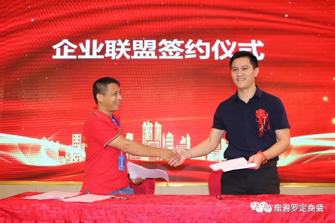 举重冠军何灼强_举重冠军何灼强的故事_举重冠军何灼强简历