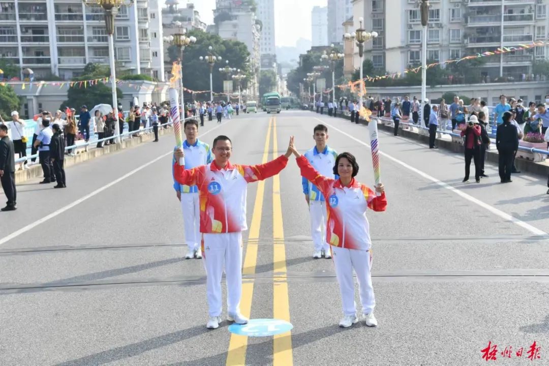 火炬运动会标_运动会火炬_火炬运动会开幕式